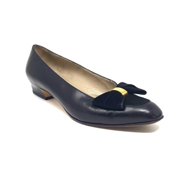Salvatore Ferragamo Shoes - Salvatore Ferragamo Vara Black Bow Pumps